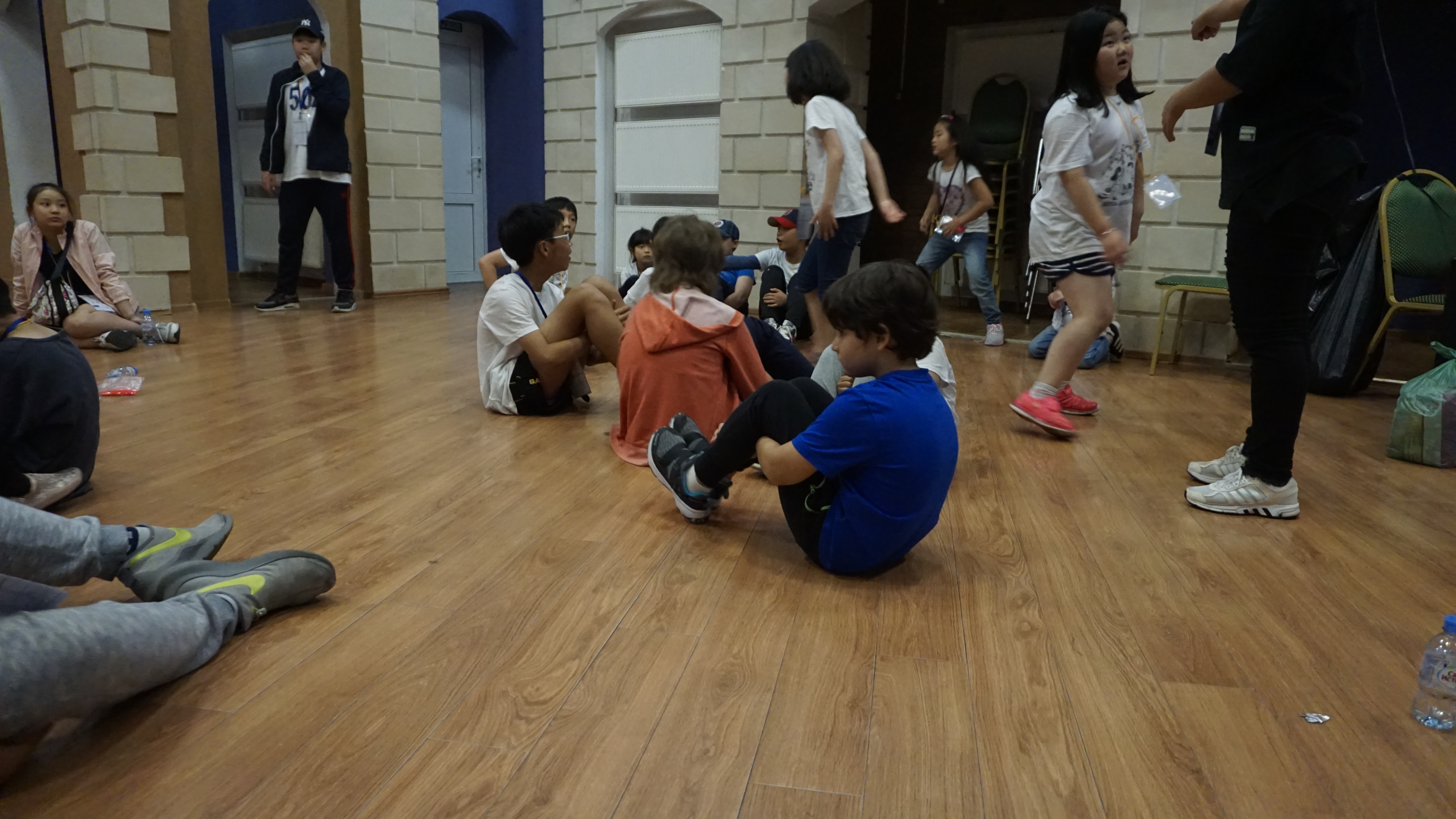 ��������