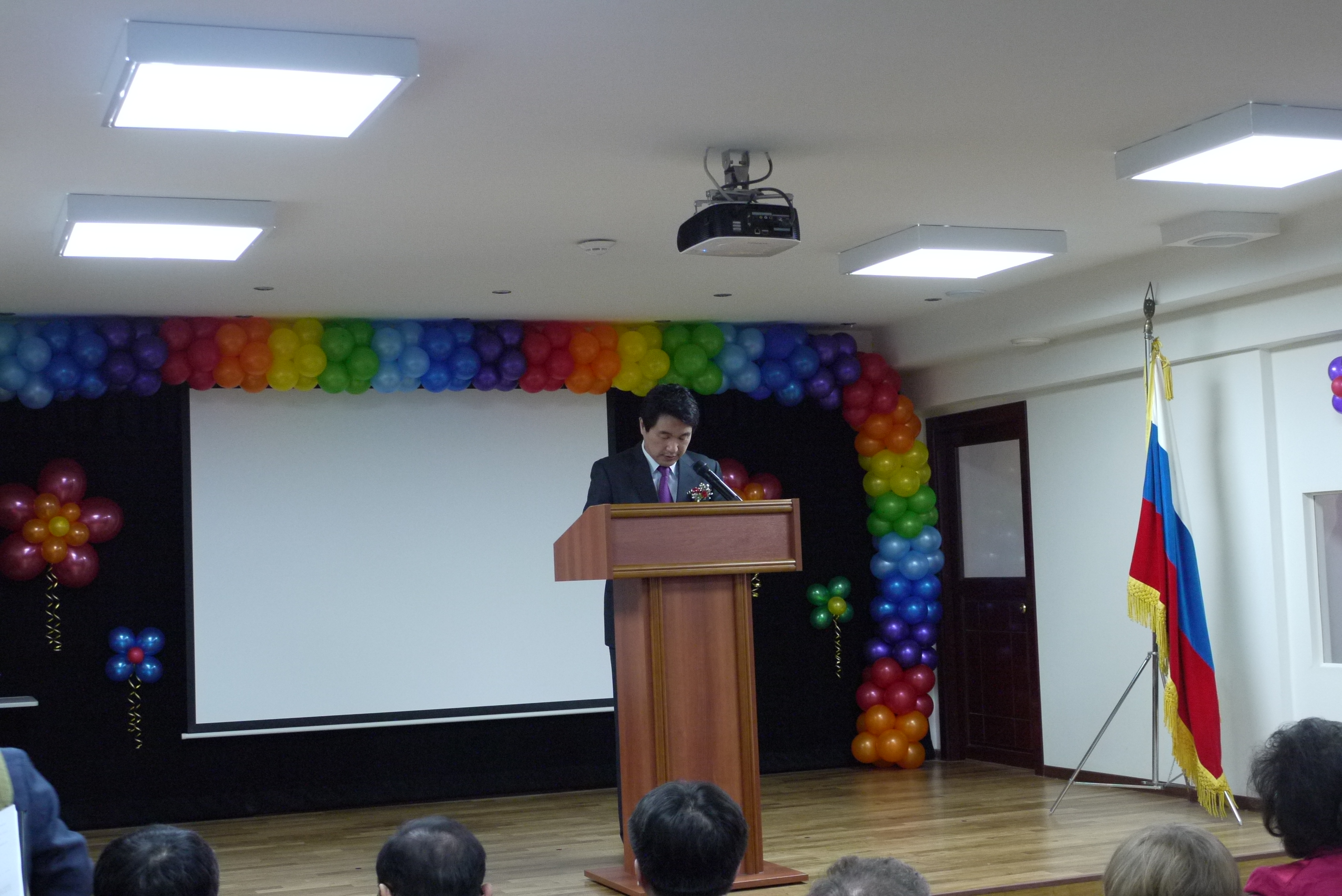 ����� ���